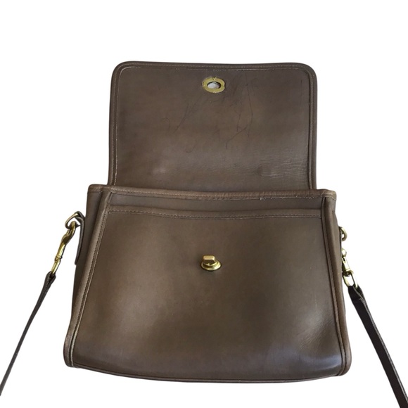 COACH Vintage Brown Leather Court Bag 9870 - Picture 10 of 16